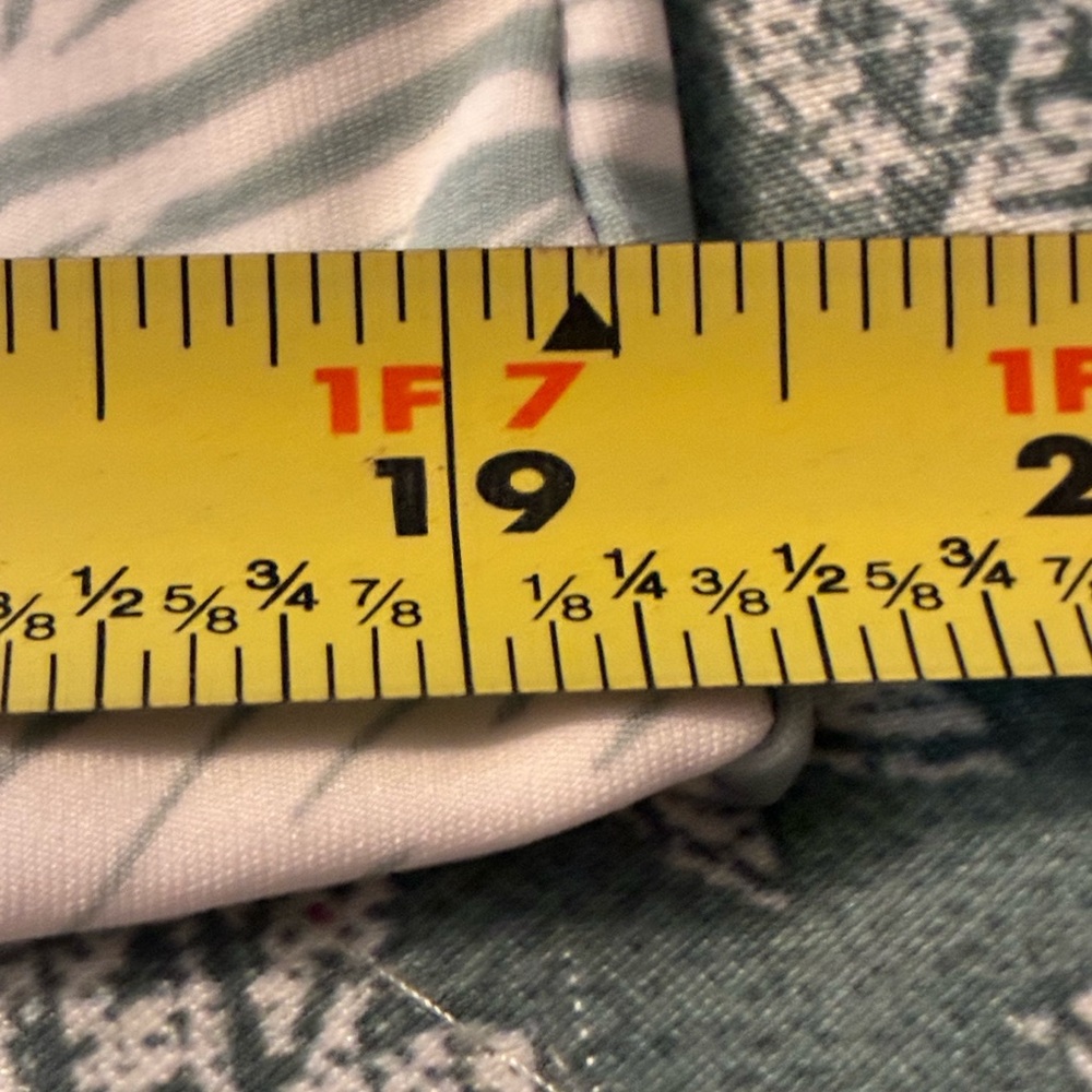 Tommy Bahama Green and White Leaf Pattern Everyday Active Wear Pullover Shirt - Picture 4 of 10